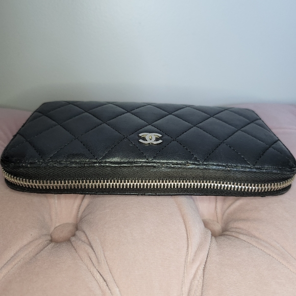 Chanel Matelasse Long Zippered Wallet - Picture 3 of 12